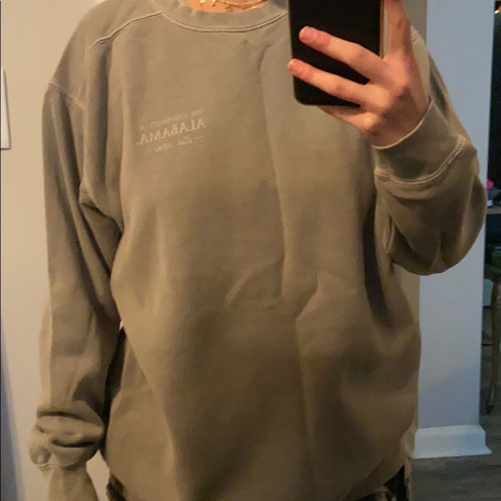 sweatshirt